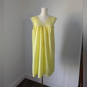 003_Baby yellow night gown